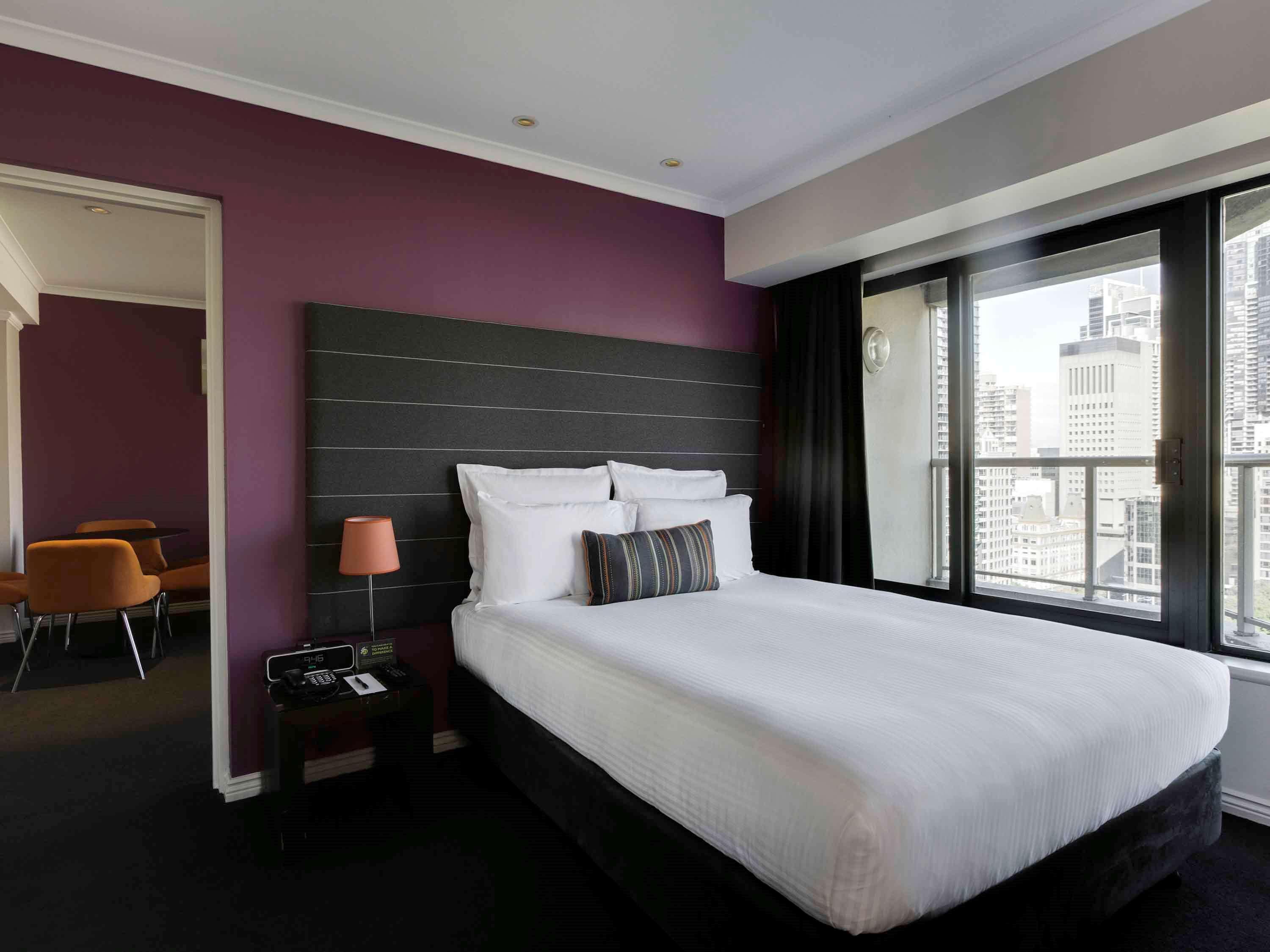 Hotel Pullman Sydney Hyde Park Esterno foto A bedroom at the hotel