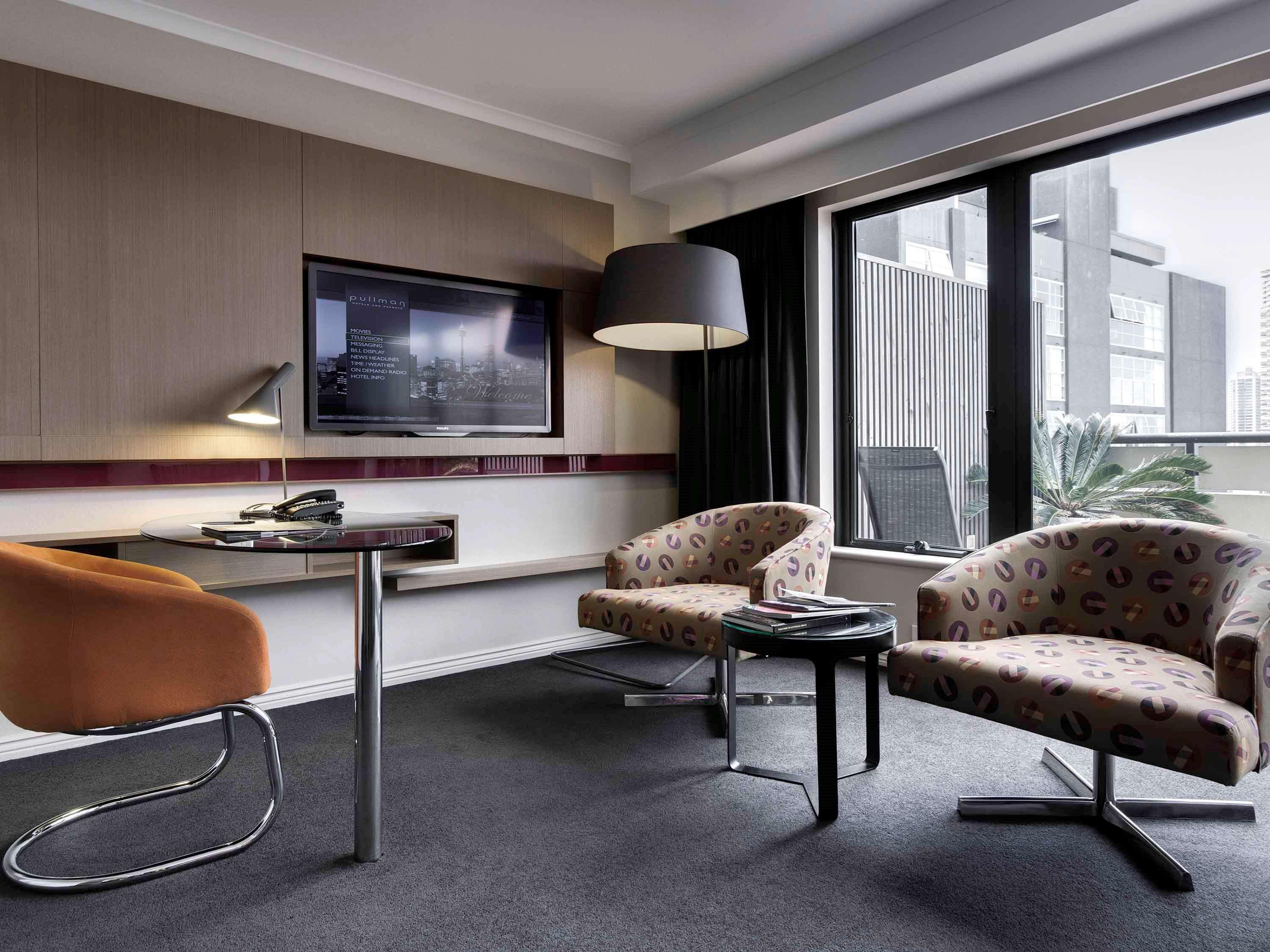 Hotel Pullman Sydney Hyde Park Esterno foto A suite at the hotel