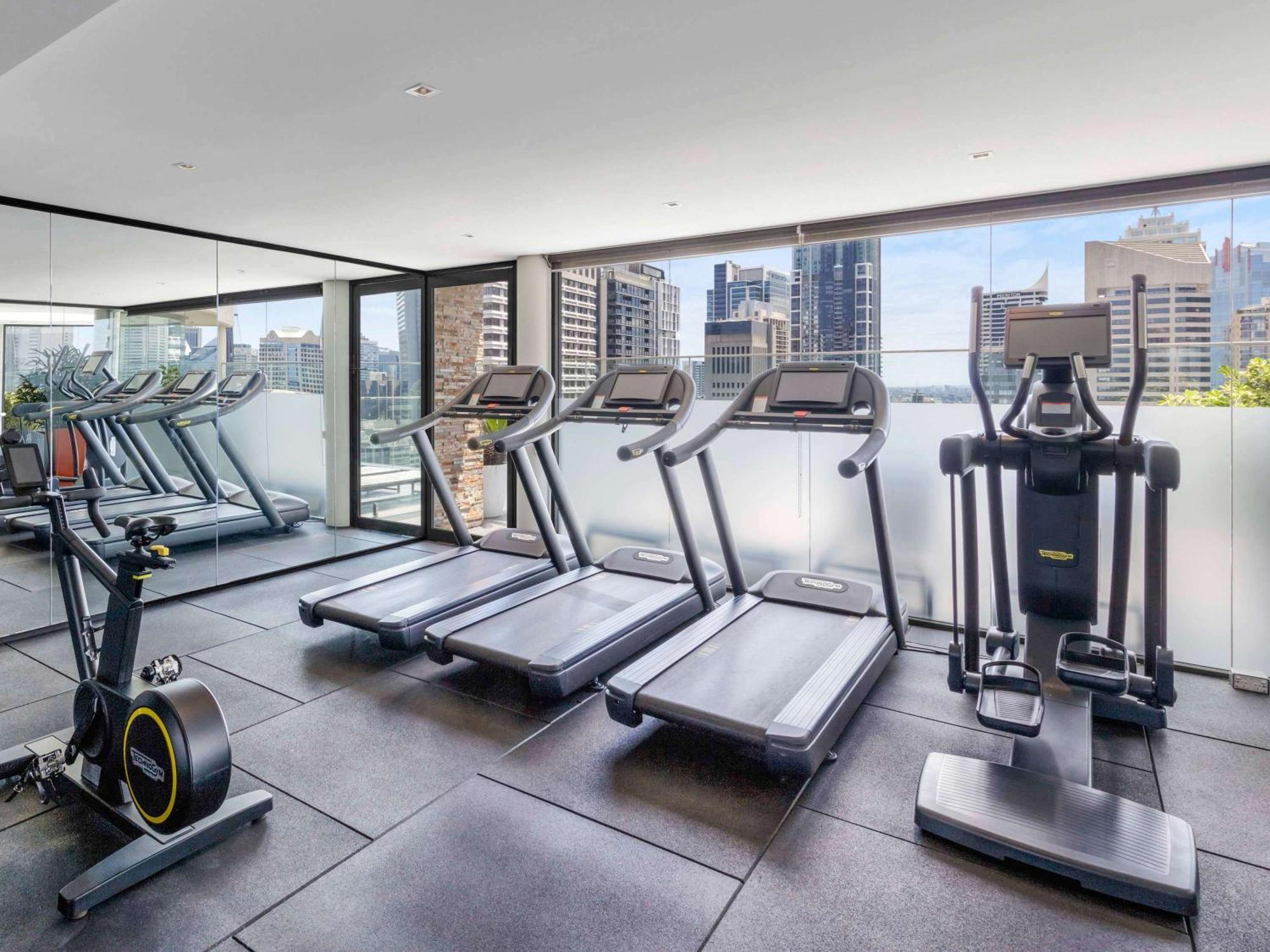 Hotel Pullman Sydney Hyde Park Esterno foto The gym at the hotel