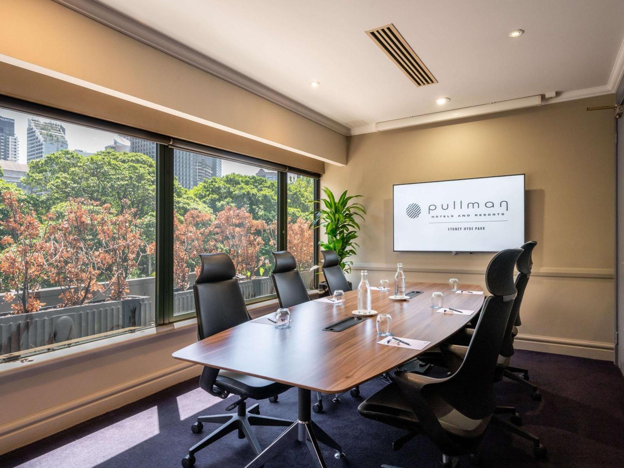 Hotel Pullman Sydney Hyde Park Esterno foto Boardroom at Pullman Melbourne on Swanston